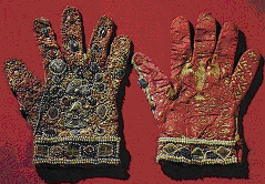 Перчатки императора Фридерика II. Рубины, сапфиры, бисер, вышивка золотом. 1220 год, Сицилия
